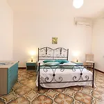 Casa Isabel A 10 Posti 펜션 *