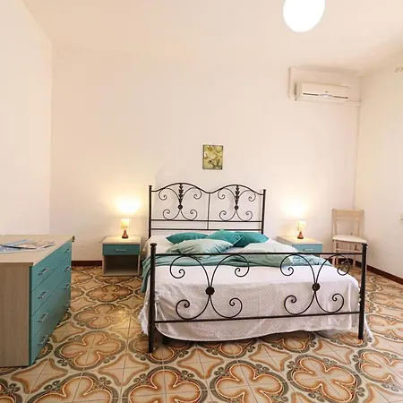 Casa Isabel A 10 Posti Holiday home *